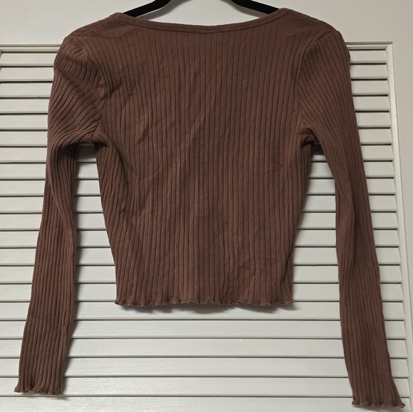 T.I.M.I.N.G - Brown Long-Sleeve Ribbed Faux Button Crop Top - Picture 3 of 6